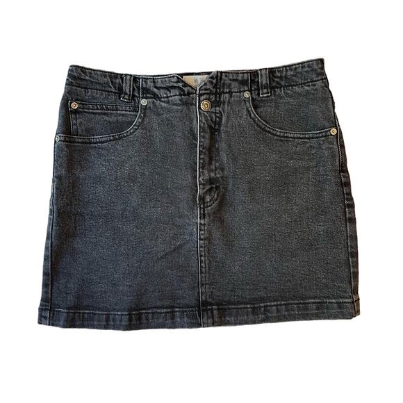 We The Free By: Free People Soft Black Denim Mini Jean Skirt Size: 30 - Picture 2 of 5